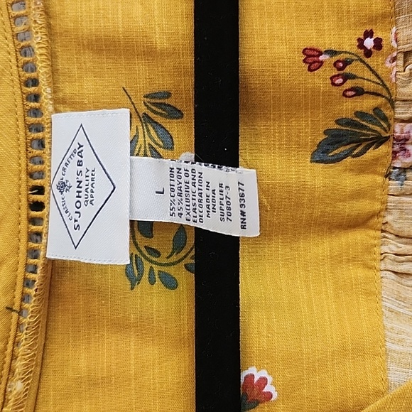 St. John's Bay Floral Top - Picture 2 of 4